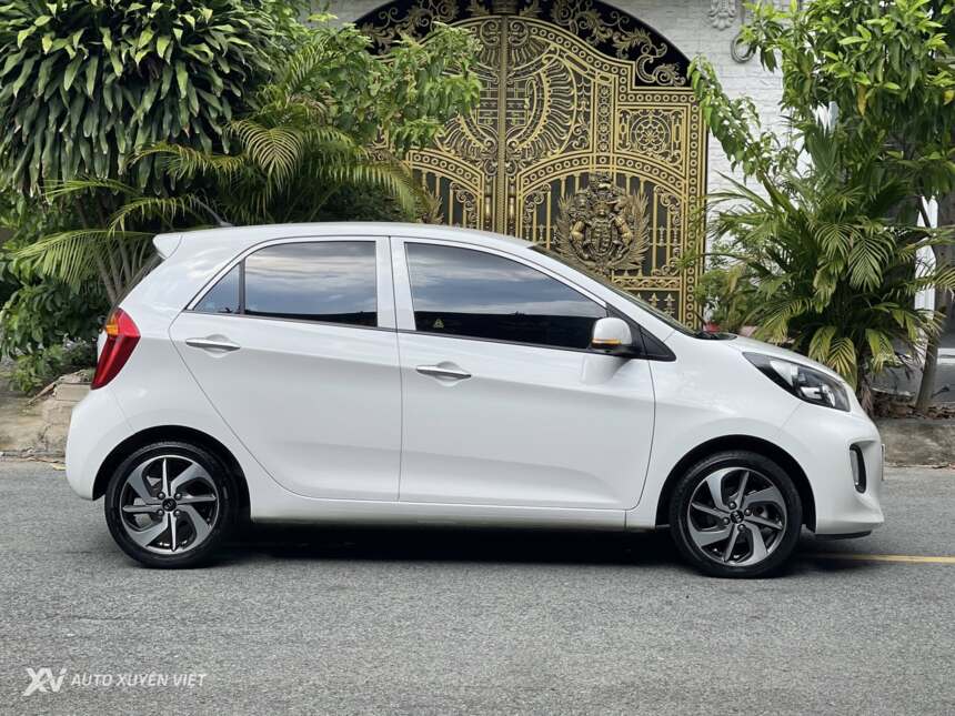 Kia Morning 1.2AT Deluxe 2021