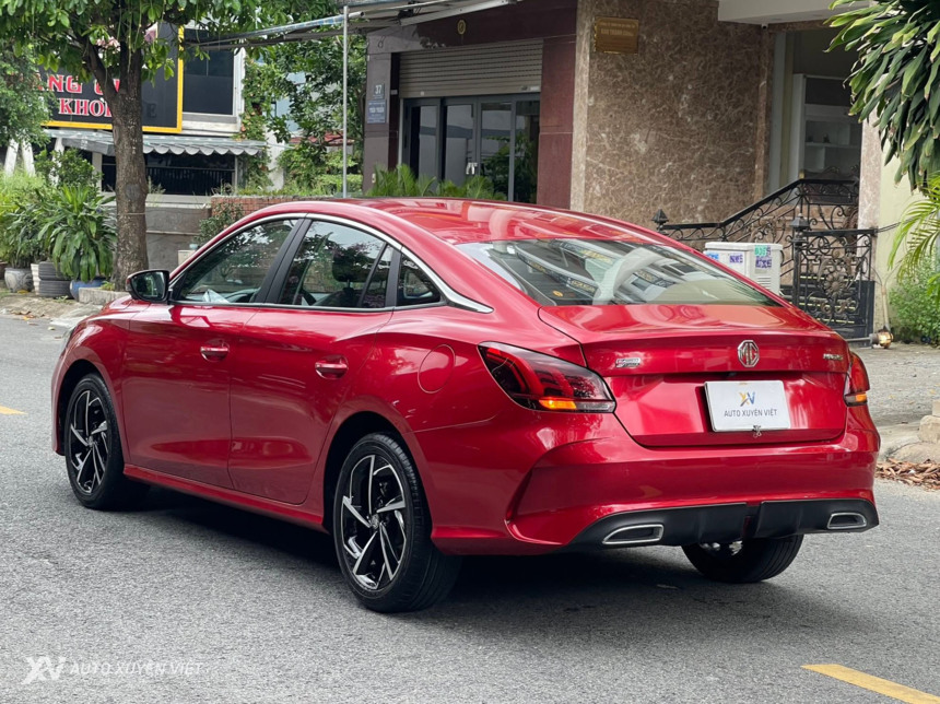 MG5 1.5AT Luxury 2024