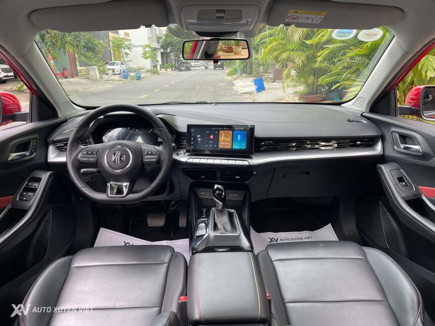MG5 1.5AT Luxury 2024