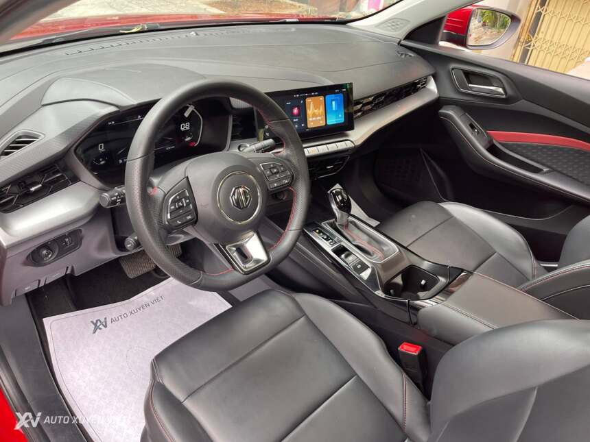 MG5 1.5AT Luxury 2024