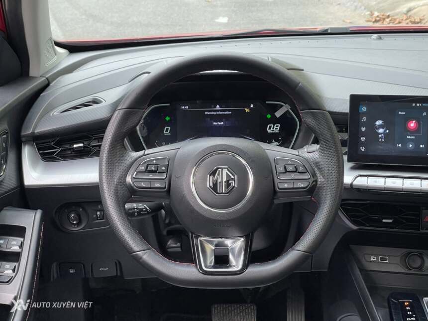 MG5 1.5AT Luxury 2024
