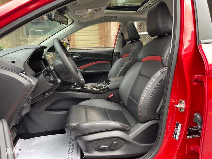 MG5 1.5AT Luxury 2024