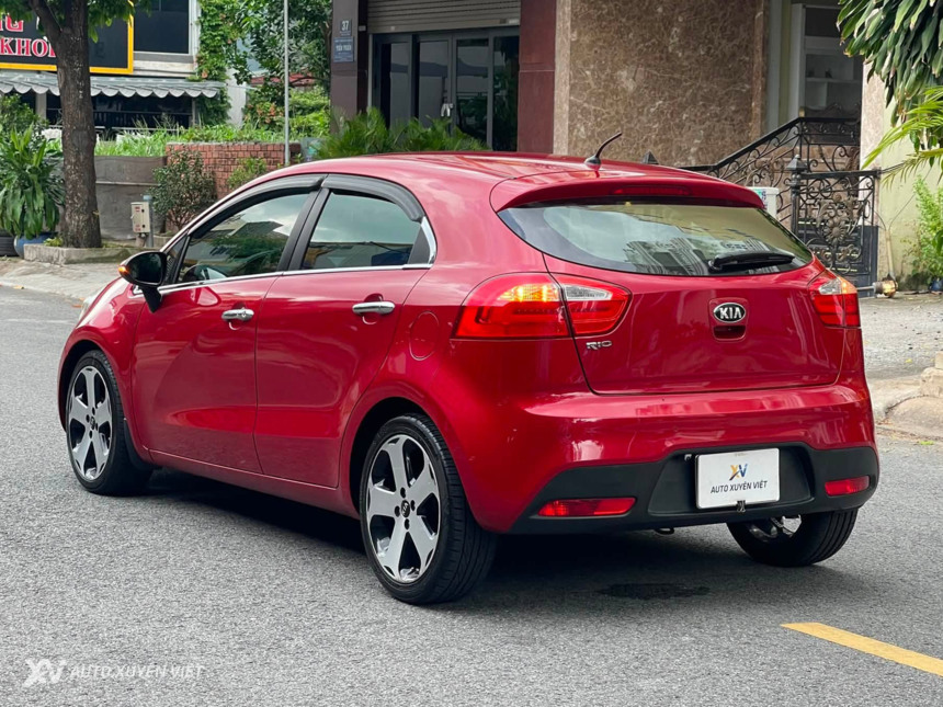 Kia Rio Hatchback 1.4AT 2014
