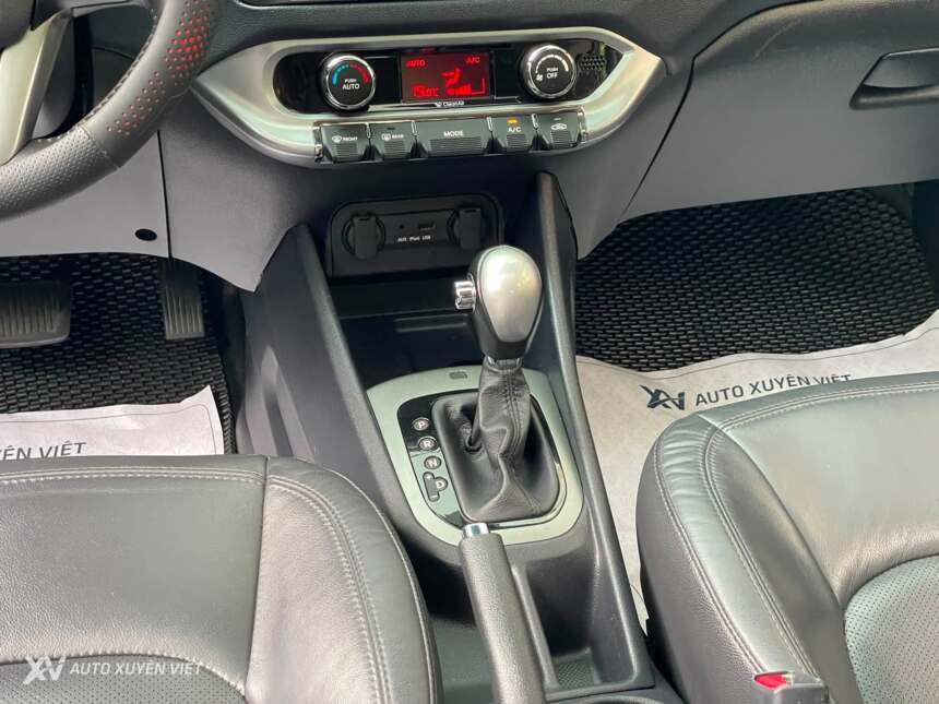 Kia Rio Hatchback 1.4AT 2014