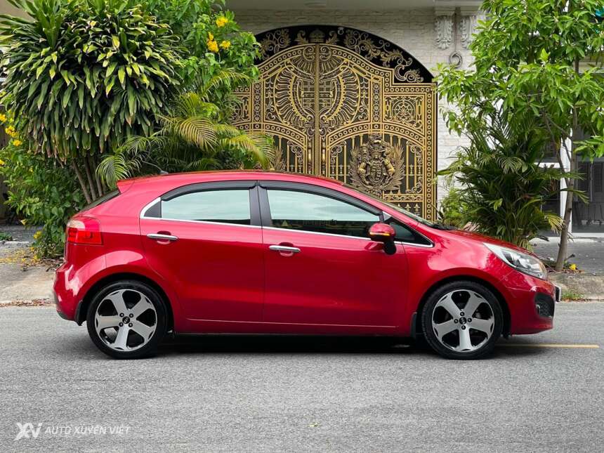 Kia Rio Hatchback 1.4AT 2014