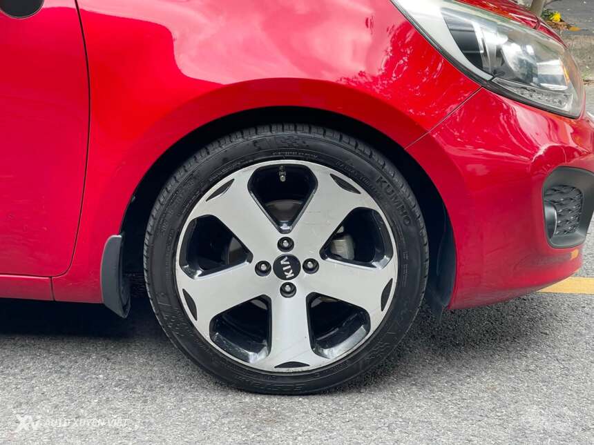 Kia Rio Hatchback 1.4AT 2014