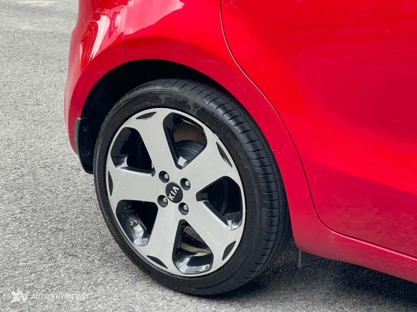 Kia Rio Hatchback 1.4AT 2014