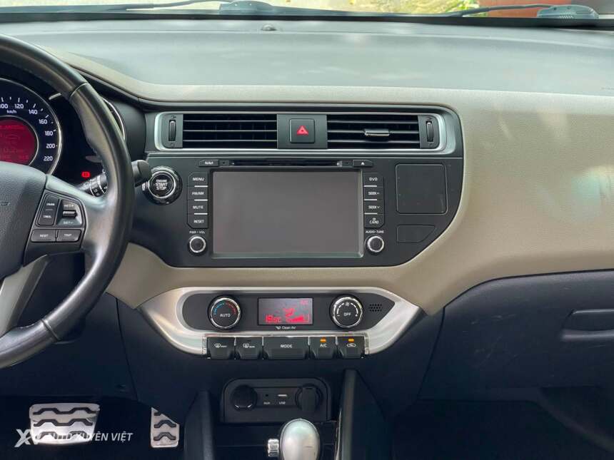 Kia Rio Hatchback 1.4AT 2015