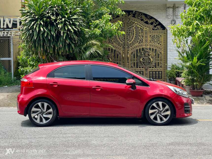 Kia Rio Hatchback 1.4AT 2015