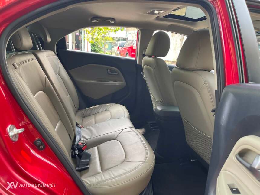 Kia Rio Hatchback 1.4AT 2015