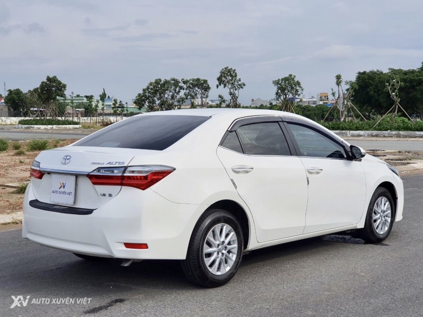 Toyota Altis 1.8MT 2018