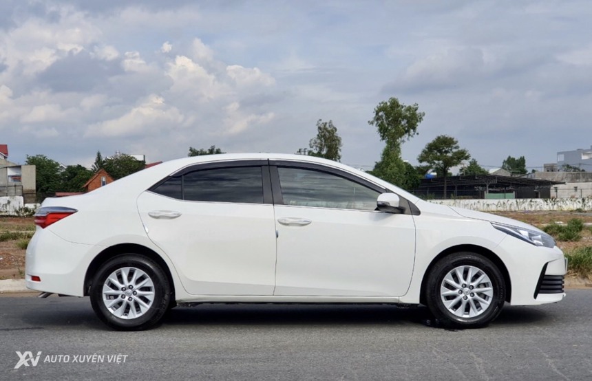 Toyota Altis 1.8MT 2018